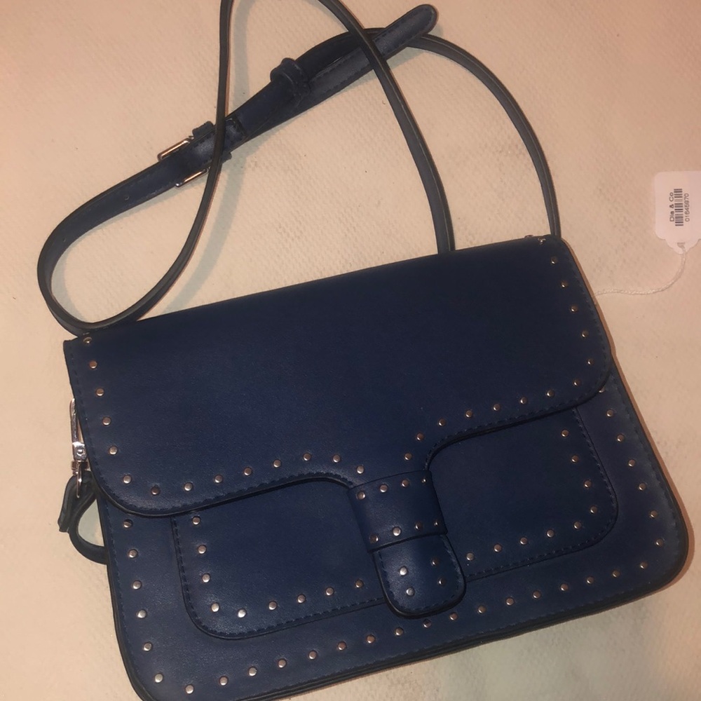 Very nice moda luxe bag.